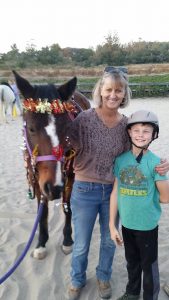 A Day in the Life of a Therapeutic Riding Volunteer | SLO Horse News 
